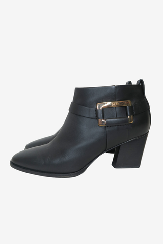 Roger Vivier Leather Ankle Boots sz 39 - Designer Boots at The Find Luxury Resale - Vancouver, Canada