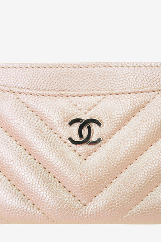 Chanel Interlocking CC Logo Iridescent Caviar Card Holder - Designer Wallets at The Find Luxury Resale - Vancouver, Canada