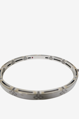 Roberto Coin 18K Love in Verona Narrow Hinged Bangle - Designer Bracelets at The Find Luxury Resale - Vancouver, Canada