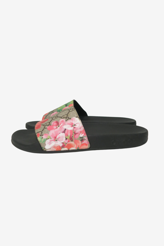 Gucci GG Supreme Slides sz 38 - Designer shoes at The Find Luxury Resale - Vancouver, Canada