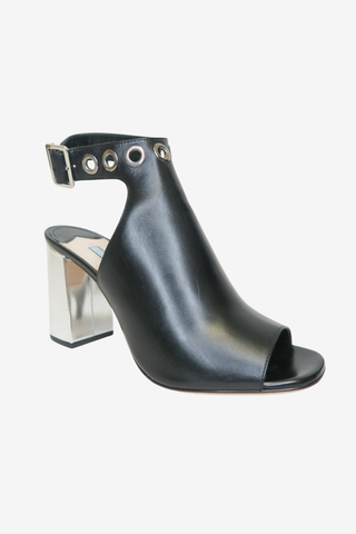 Prada Leather Sandals sz 39.5 - Designer shoes at The Find Luxury Resale - Vancouver, Canada