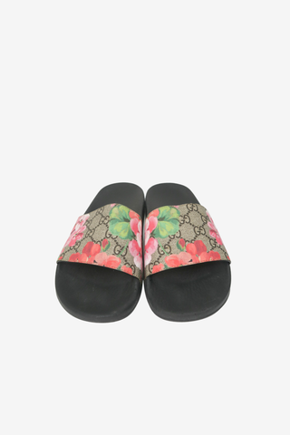Gucci GG Supreme Slides sz 38 - Designer shoes at The Find Luxury Resale - Vancouver, Canada