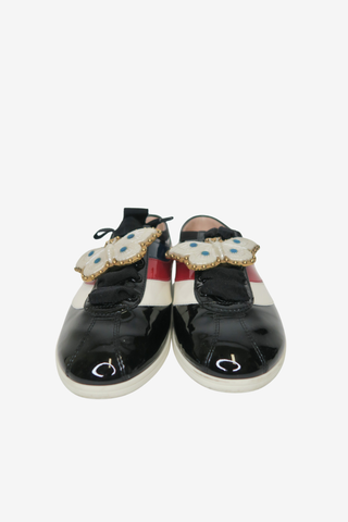 Gucci Logo Sneakers Sz 36.5 - Designer sneakers at The Find Luxury Resale - Vancouver, Canada