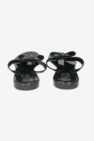 Salvatore Ferragamo Rubber Bow Accents Flip Flops sz 9 - Designer sandals at The Find Luxury Resale - Vancouver, Canada