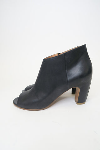 Maison Martin Margiela Leather Pumps sz 36.5 - Designer Pumps at The Find Luxury Resale - Vancouver, Canada