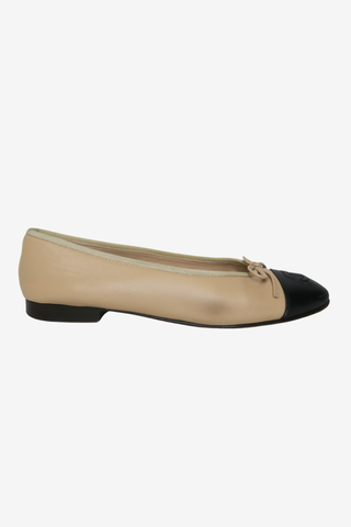 Chanel Interlocking CC Logo Leather Ballet Flats sz 36.5