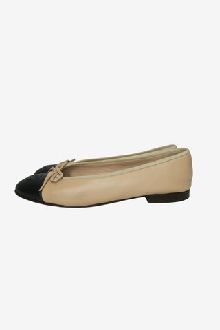 Chanel Interlocking CC Logo Leather Ballet Flats sz 36.5 - Designer Flats at The Find Luxury Resale - Vancouver, Canada