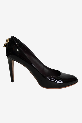 Louis Vuitton Black Patent Pumps sz 38.5