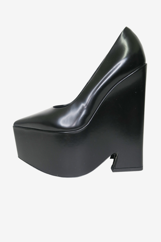 Versace Tempest Pumps sz 35 1/2 - Designer Pumps at The Find Luxury Resale - Vancouver, Canada