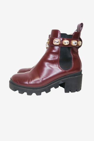 Gucci Double G Logo Leather Chelsea Boots sz 38.5 - Designer shoes at The Find Luxury Resale - Vancouver, Canada