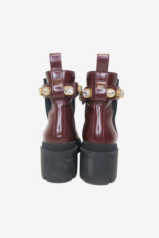 Gucci Double G Logo Leather Chelsea Boots sz 38.5 - Designer shoes at The Find Luxury Resale - Vancouver, Canada