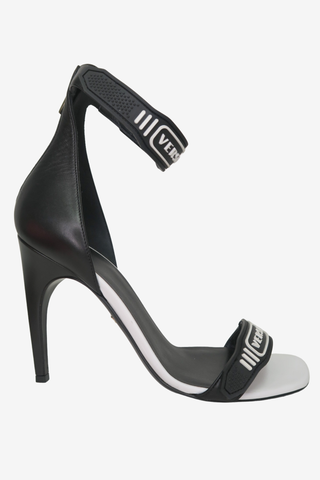 Versace Pumps sz 40 - Designer pumps at The Find Luxury Resale - Vancouver, Canada
