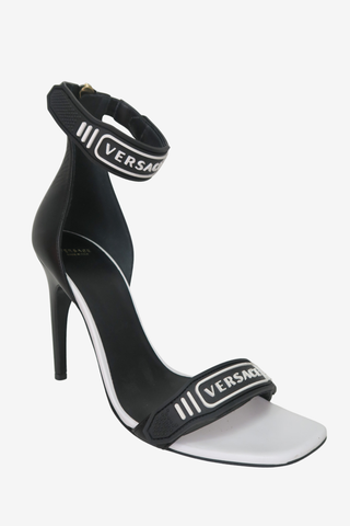 Versace Pumps sz 40 - Designer pumps at The Find Luxury Resale - Vancouver, Canada