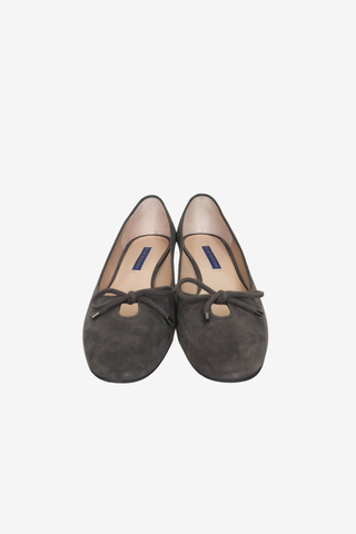Stuart Weitzman Grey Suede Pump Sz 7 - Designer shoes at The Find Luxury Resale - Vancouver, Canada