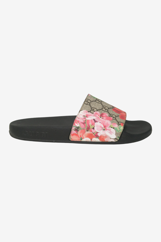 Gucci GG Supreme Slides sz 38 - Designer shoes at The Find Luxury Resale - Vancouver, Canada