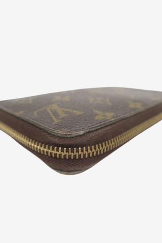 Louis Vuitton Zippy Wallet - Designer Handbags at The Find Luxury Resale - Vancouver, Canada