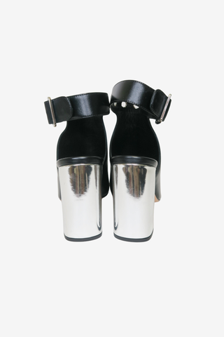 Prada Leather Sandals sz 39.5 - Designer shoes at The Find Luxury Resale - Vancouver, Canada