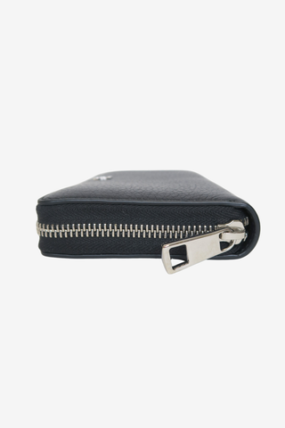 Gucci Leather Logo Zip Wallet - Designer Wallets at The Find Luxury Resale - Vancouver, Canada
