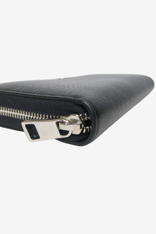 Gucci Leather Logo Zip Wallet - Designer Wallets at The Find Luxury Resale - Vancouver, Canada