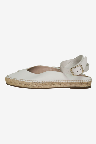 Stuart Weitzman White Flats sz 8