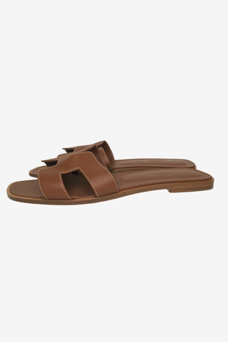 Hermès Oran Slides sz 41 - Designer shoes at The Find Luxury Resale - Vancouver, Canada