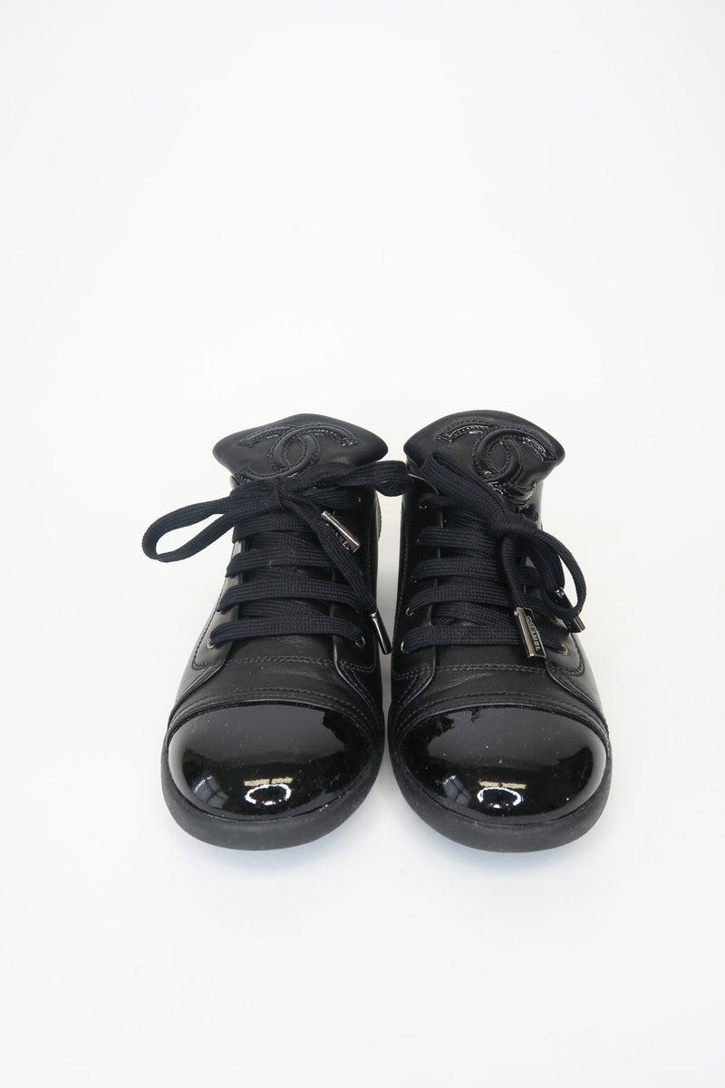 Chanel Interlocking CC Sneakers sz 37