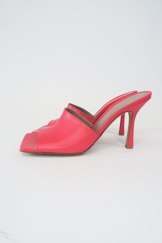 Bottega Veneta Stretch Mule sz 39 - Designer Pumps at The Find Luxury Resale - Vancouver, Canada