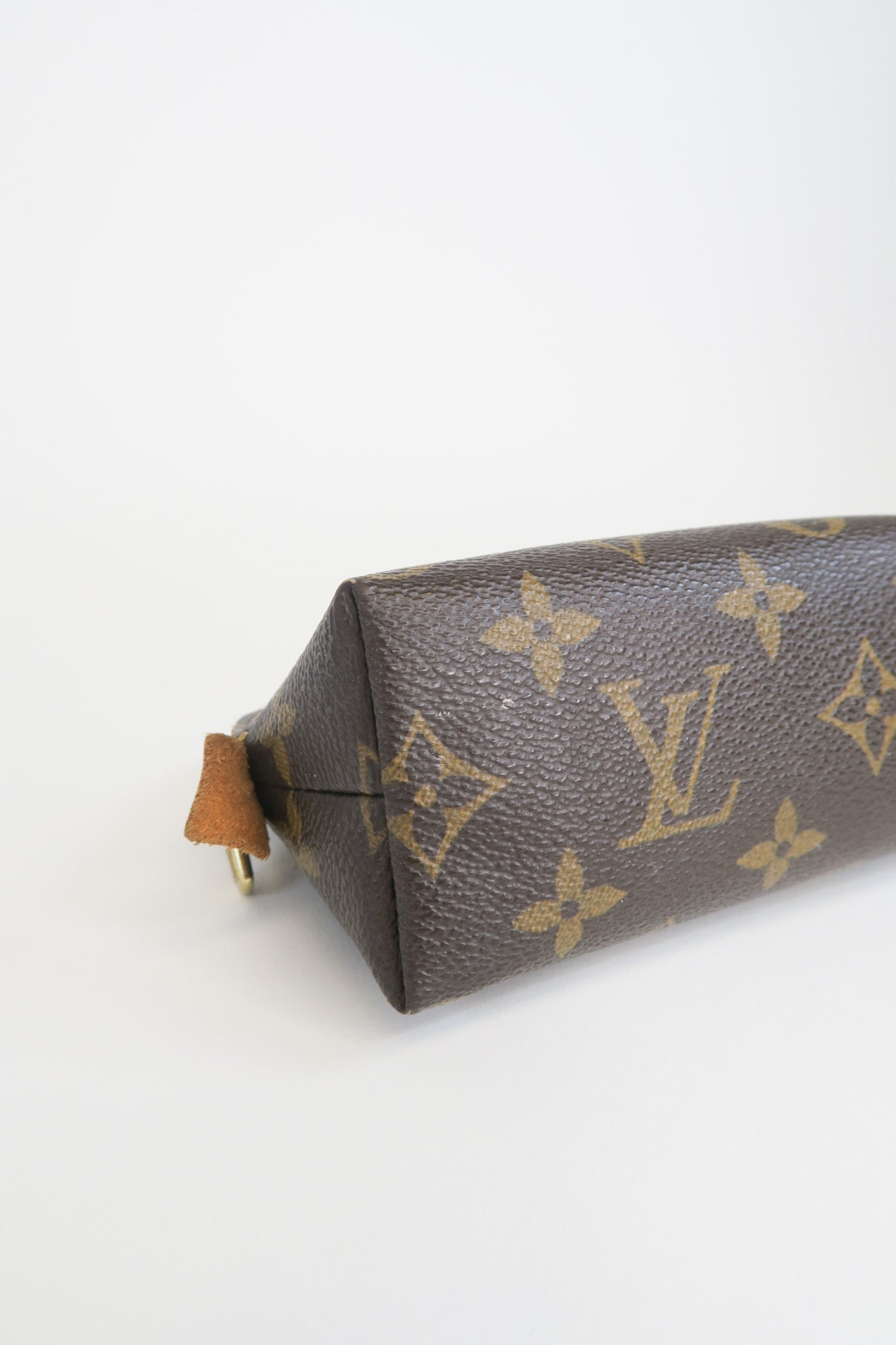 Louis offers Vuitton Monogram Pouch