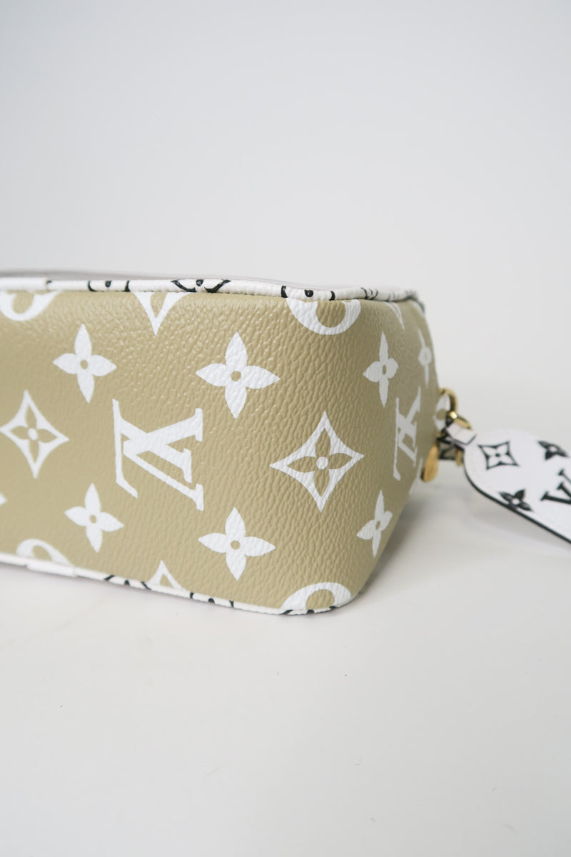 Louis Vuitton Monogram Giant Beach Pouch – The Find Studio