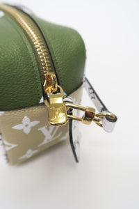 Louis Vuitton Monogram Giant Beach Pouch