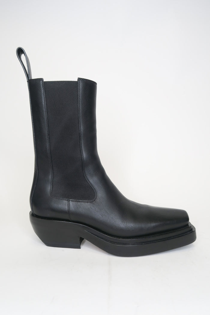 Bottega Veneta Leather Chelsea Boots sz 37