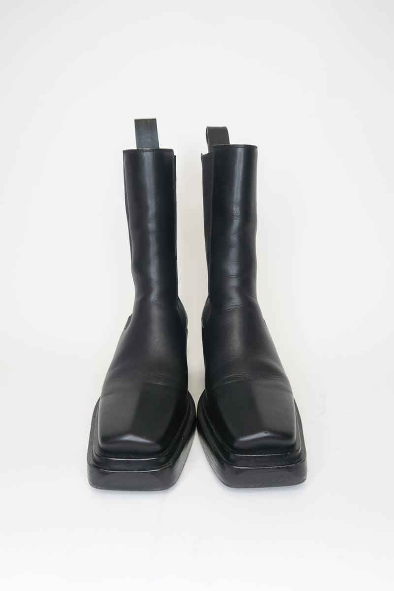 Bottega Veneta Leather Chelsea Boots sz 37