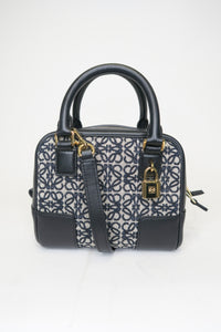 Loewe 2022 Anagram Amazona Square 16