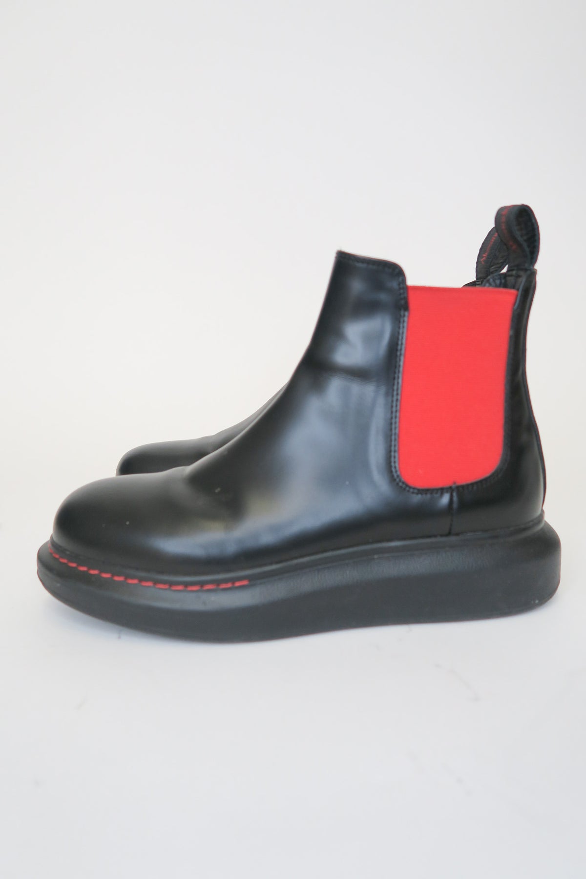 Alexander McQueen Leather Chelsea Boots sz 38