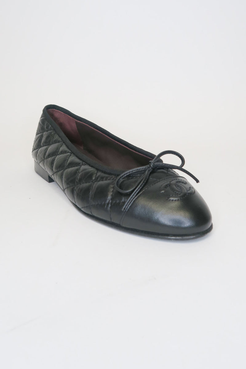 Chanel Interlocking CC Logo Leather Ballet Flats sz 36