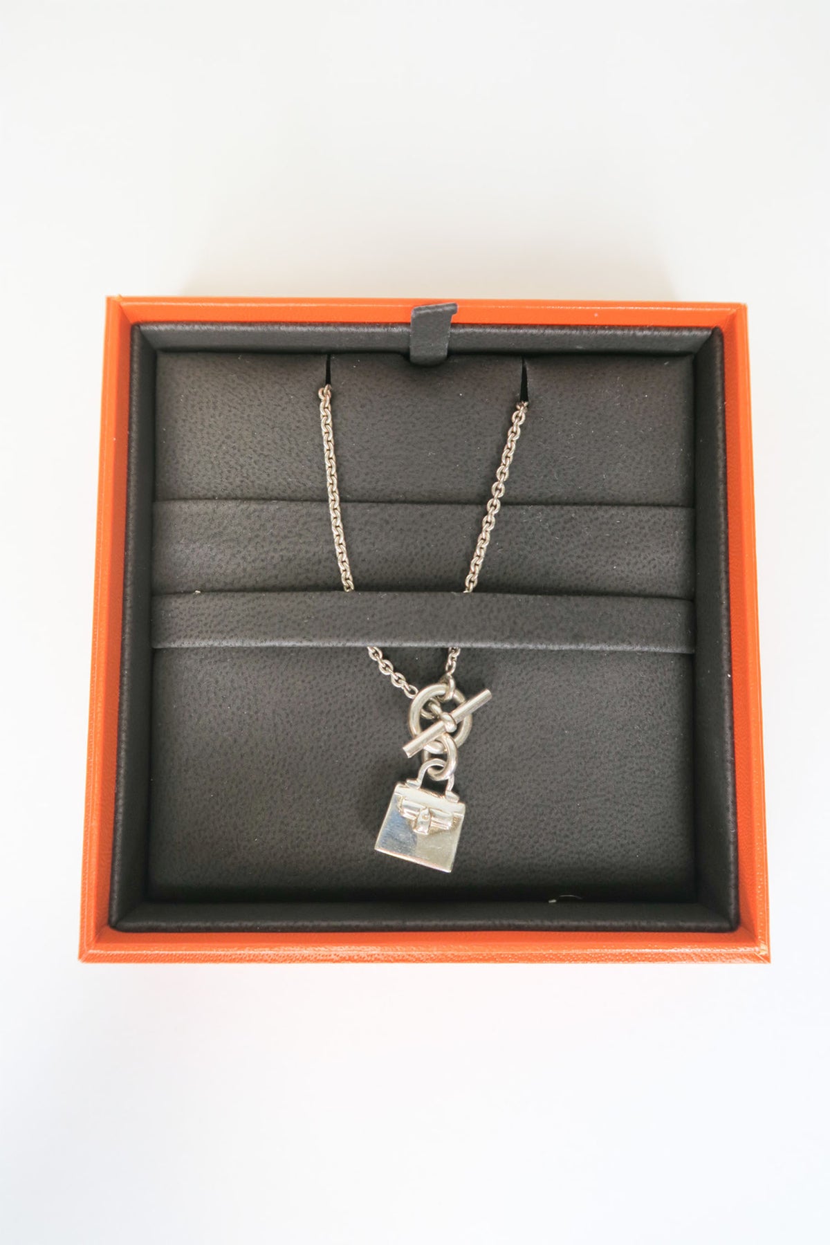 Hermès Amulettes Kelly Pendant Necklace