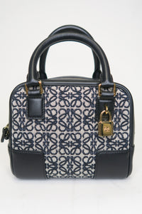 Loewe 2022 Anagram Amazona Square 16