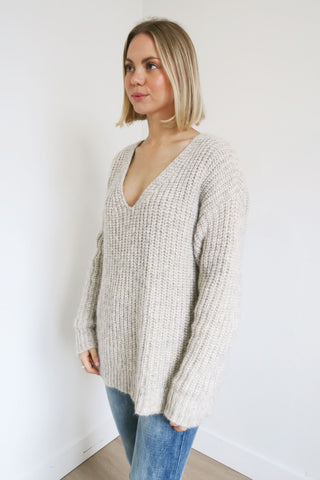 Wilfred Knit Sweater sz S - Designer Sweaters at The Find Luxury Resale - Vancouver, Canada