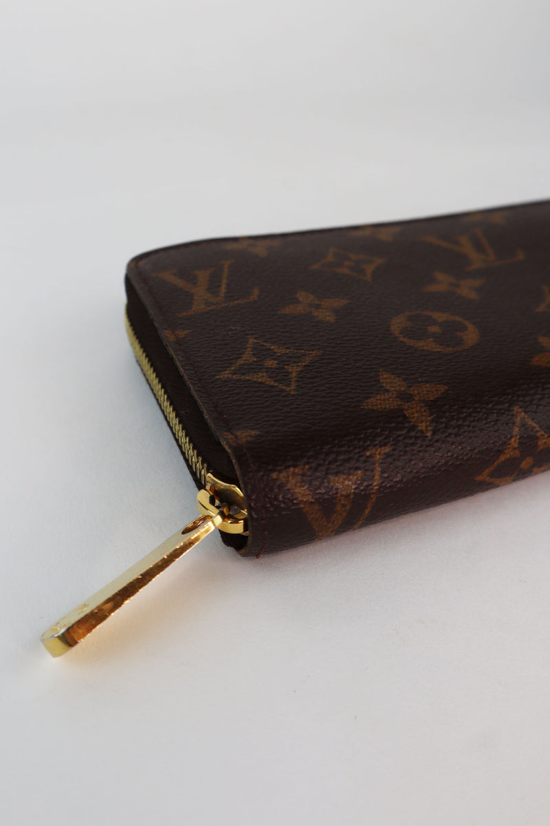 Louis Vuitton 2009 LV Monogram Zippy Wallet