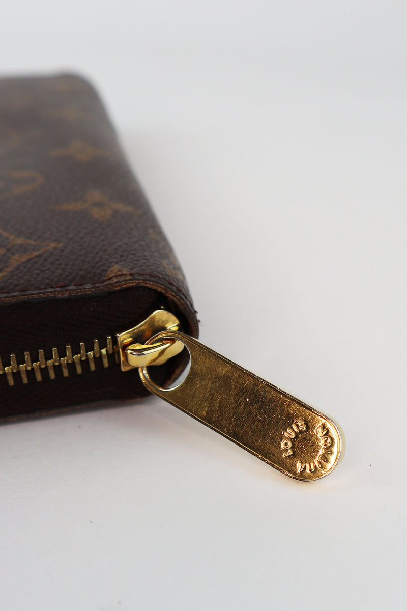 Louis Vuitton 2009 LV Monogram Zippy Wallet