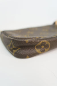 Louis Vuitton Monogram Mini Pochette