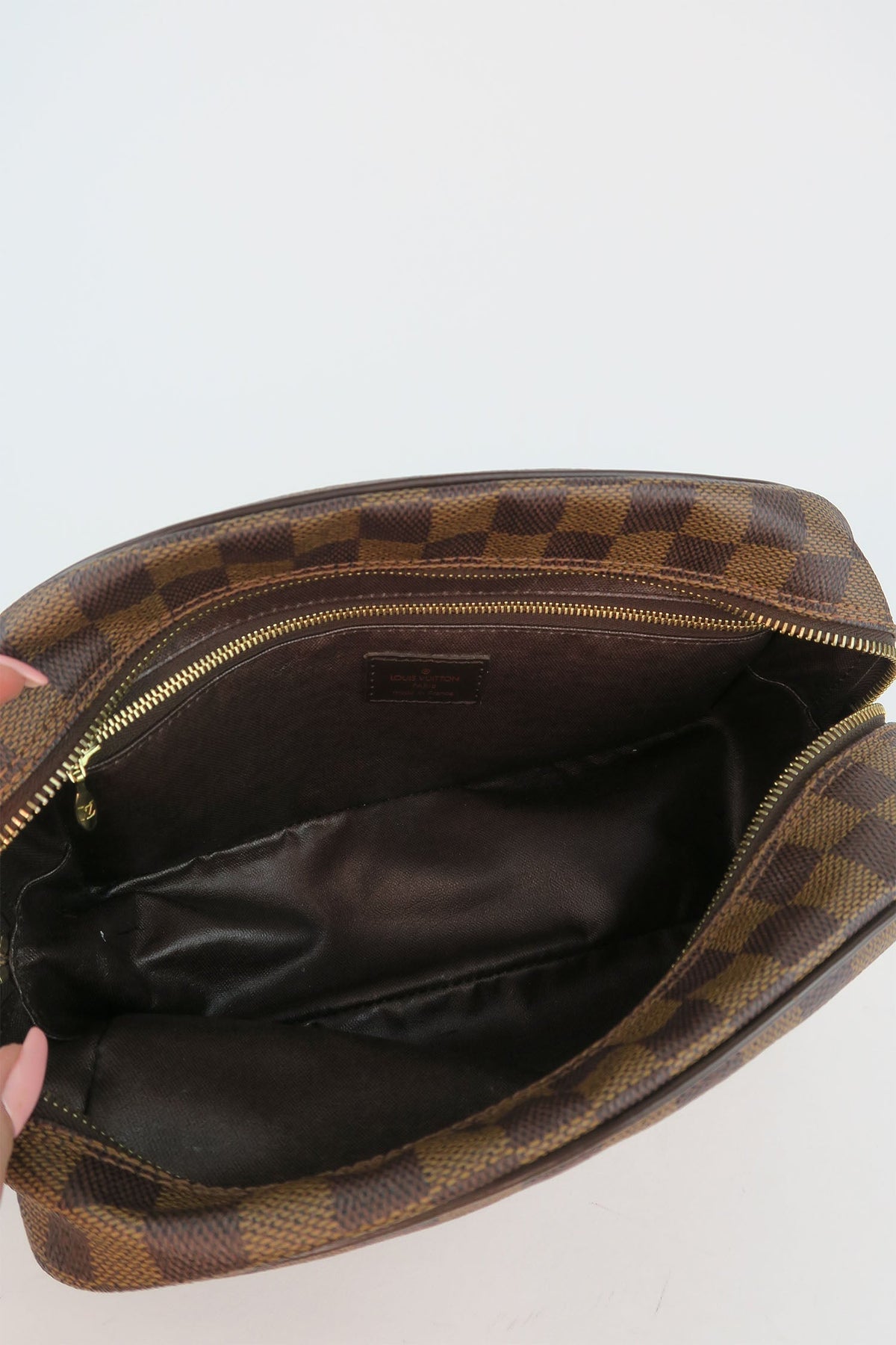 Louis Vuitton Damier Ebene Toiletry Bag 25