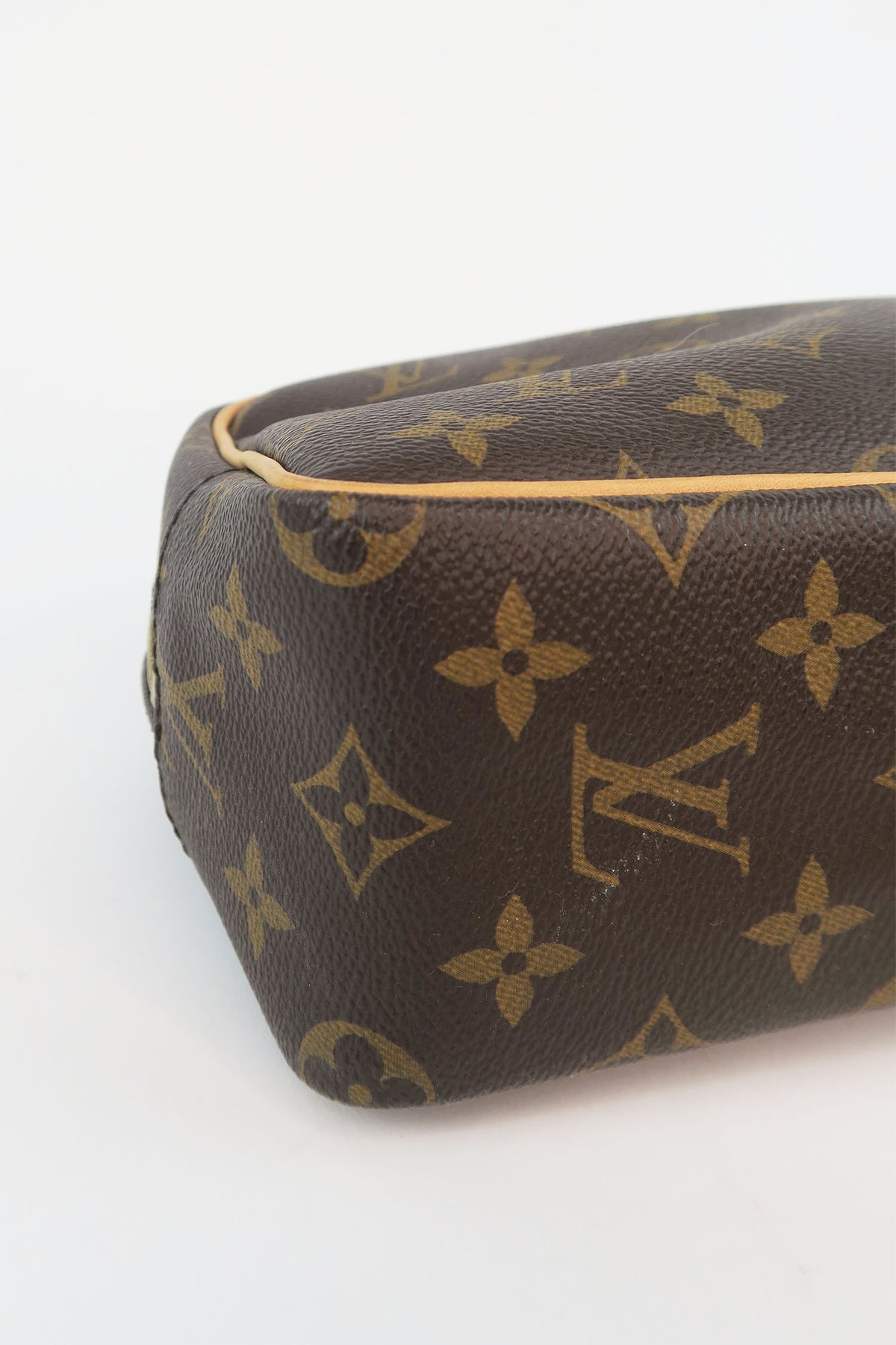 Louis Vuitton Monogram Toiletry Bag 25