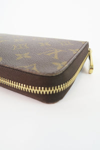 Louis Vuitton Monogram Zippy Organizer Wallet