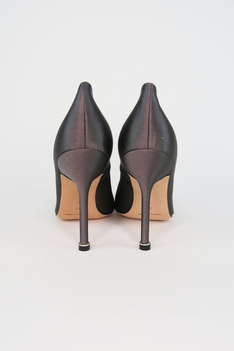 Manolo Blahnik Hangsi Pumps sz 37